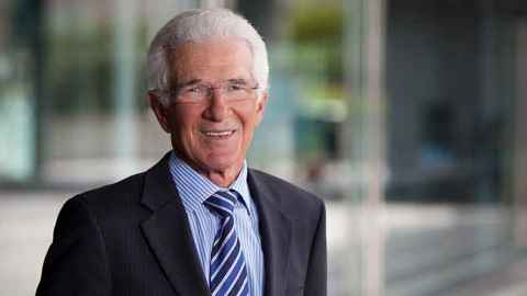 Dr Ian Parton