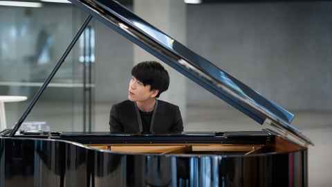 Pianist Jason Bae.