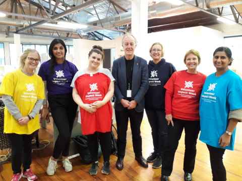 Alumni Relations staff assisting at Haeata Community Kitchen - Auckland City Mission
