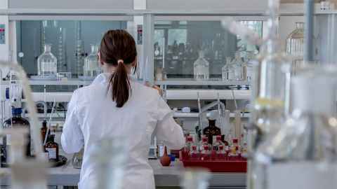 A researcher is pictured working in a laboratory: Medical teams all over medical teams all over the world are striving to combat the effects of COVID-19. Photo: Pixabay