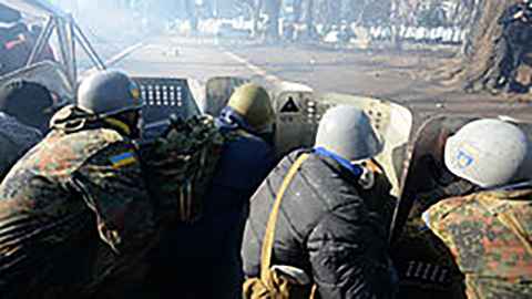 Soldiers fight in Ukraine