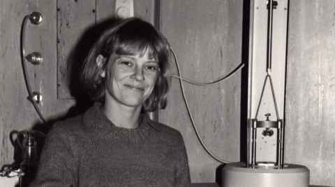 Dilys Johns in the chemistry department of the University of Auckland, working on her thesis, 1983