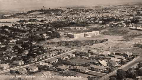 A postcard of the Mt Eden area in the 1920s showing the original auckland Teachers Training College buildings.