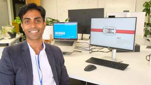 Dr Nandoun Abeysekere has developed Avasa, a resolutionary coupling device for vascular surgery.