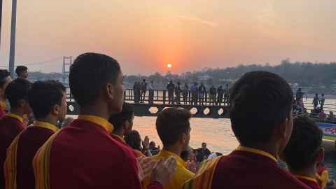 An evening ceremony in Rishikesh, down the riverside of the Ganges.
